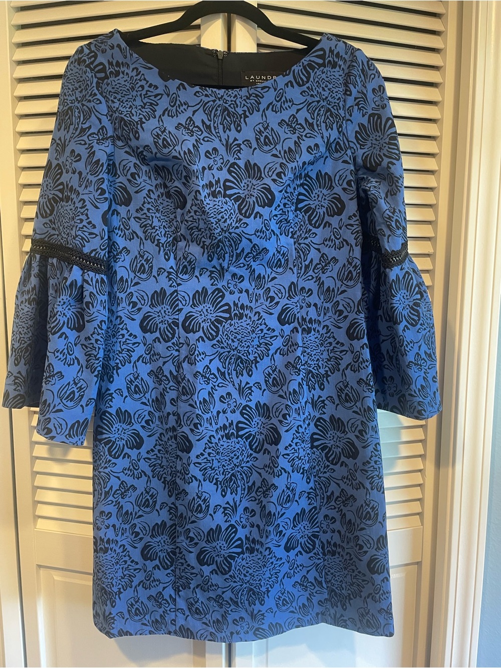 Laundry By Shelli Segal Blue and Black Floral Jacquard Shift Dress